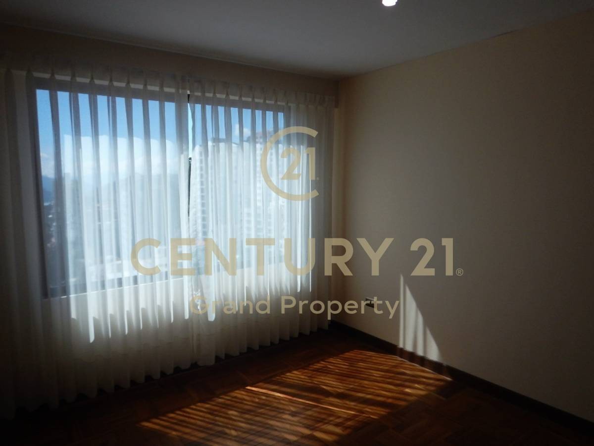 Departamento Av. Sanchez Lima Nº 2326, Edif. Valentina Piso 13 Depto 13A Foto 17