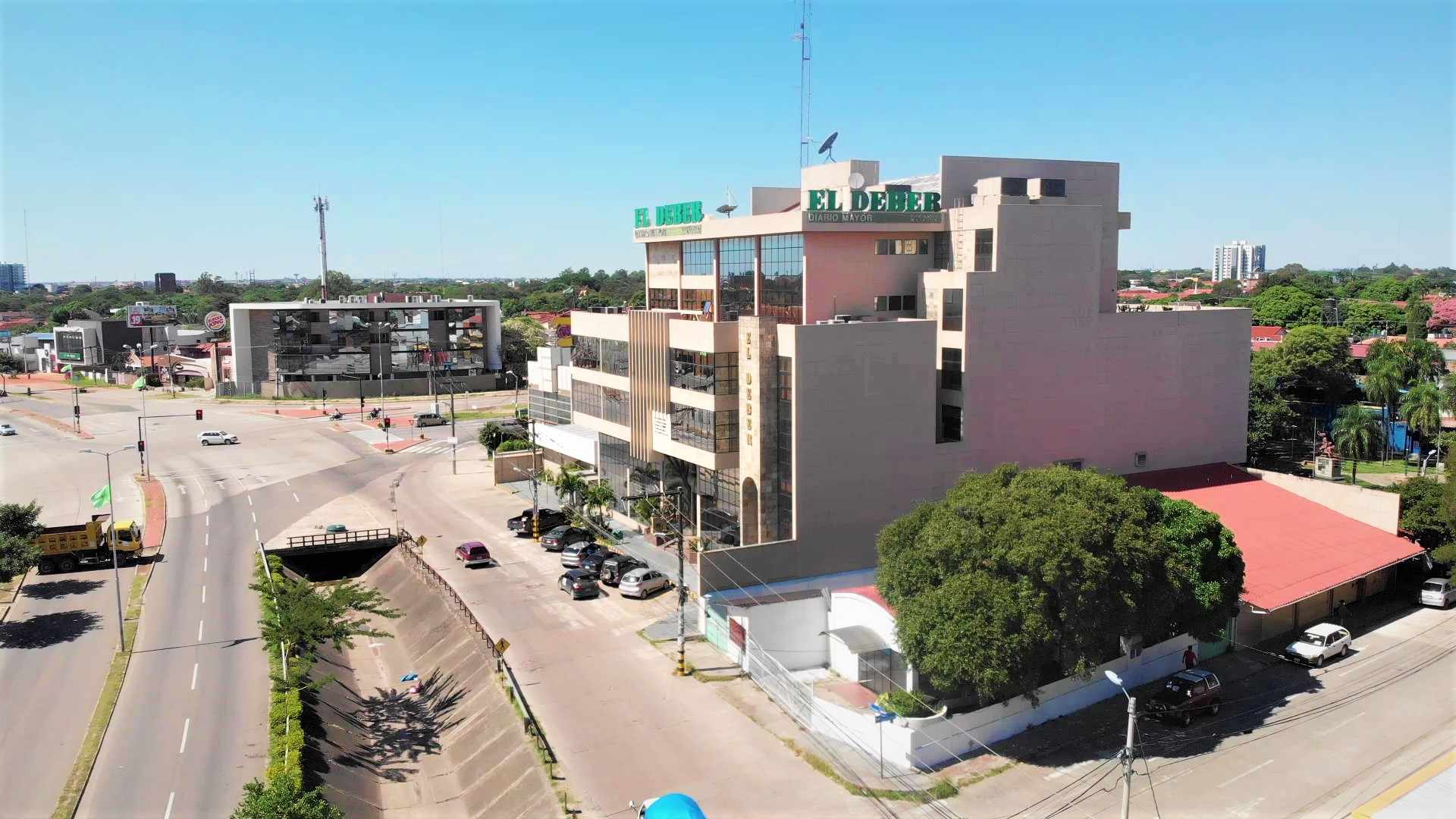 Edificio Edificio corporativo Avenida El Trompillo (2do anillo), esquina calle Melquiades Barbery Foto 2
