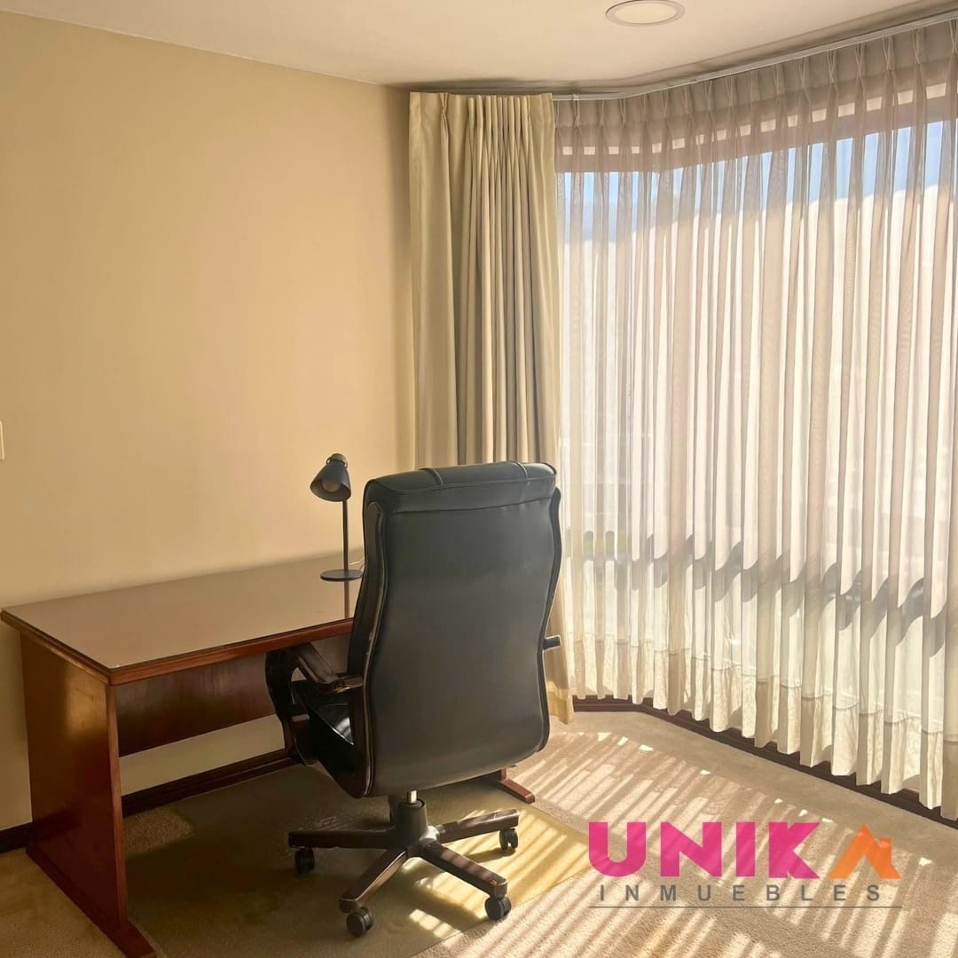 Departamento en AlquilerHermoso Penthouse Duplex Semi Amueblado, con lindas vista , Calacoto  3 dormitorios 4 baños 2 parqueos Foto 34