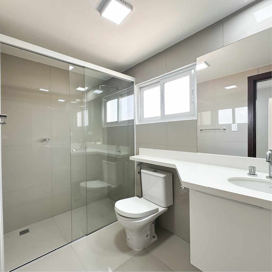 Departamento en VentaCond. San Francisco Norte, Av. Banzer entre 2do y 3er anillo 2 dormitorios 4 baños 1 parqueos Foto 8