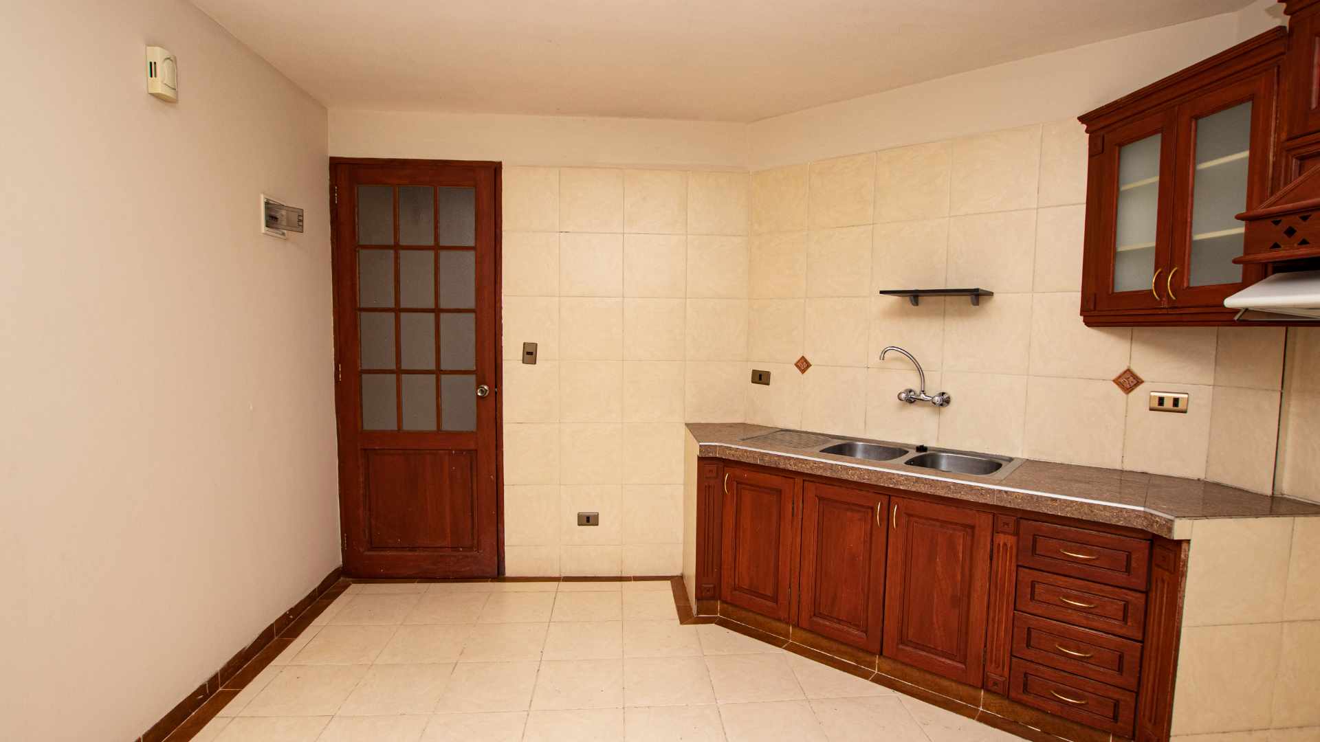 Departamento en Aranjuez en Cochabamba 3 dormitorios 2 baños 1 parqueos Foto 5