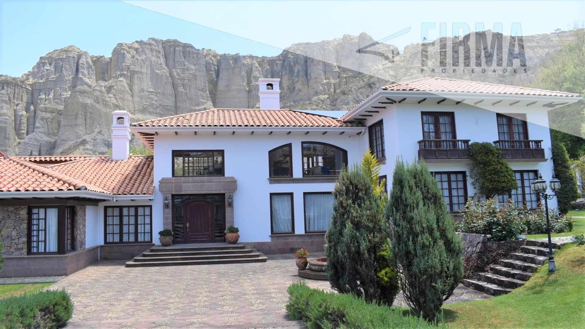 Casa en Achumani en La Paz 5 dormitorios 7 baños 5 parqueos Foto 1