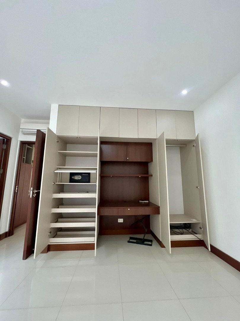 Departamento en VentaEn Venta Exclusivo Penthouse de 247 m2 en Condominio Tarumá 4 dormitorios 4 baños 2 parqueos Foto 10
