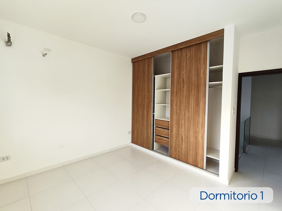 Casa en VentaZona Norte, 7mo Anillo. 4 dormitorios 3 baños 2 parqueos Foto 14