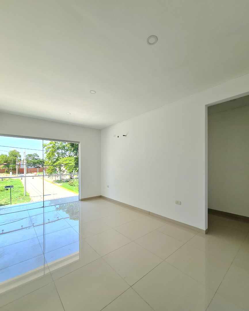 Casa Zona Norte 
km 8½ Banzer (Zona Col. Cambridge)
Condominio Las Palmeras 2 Foto 10