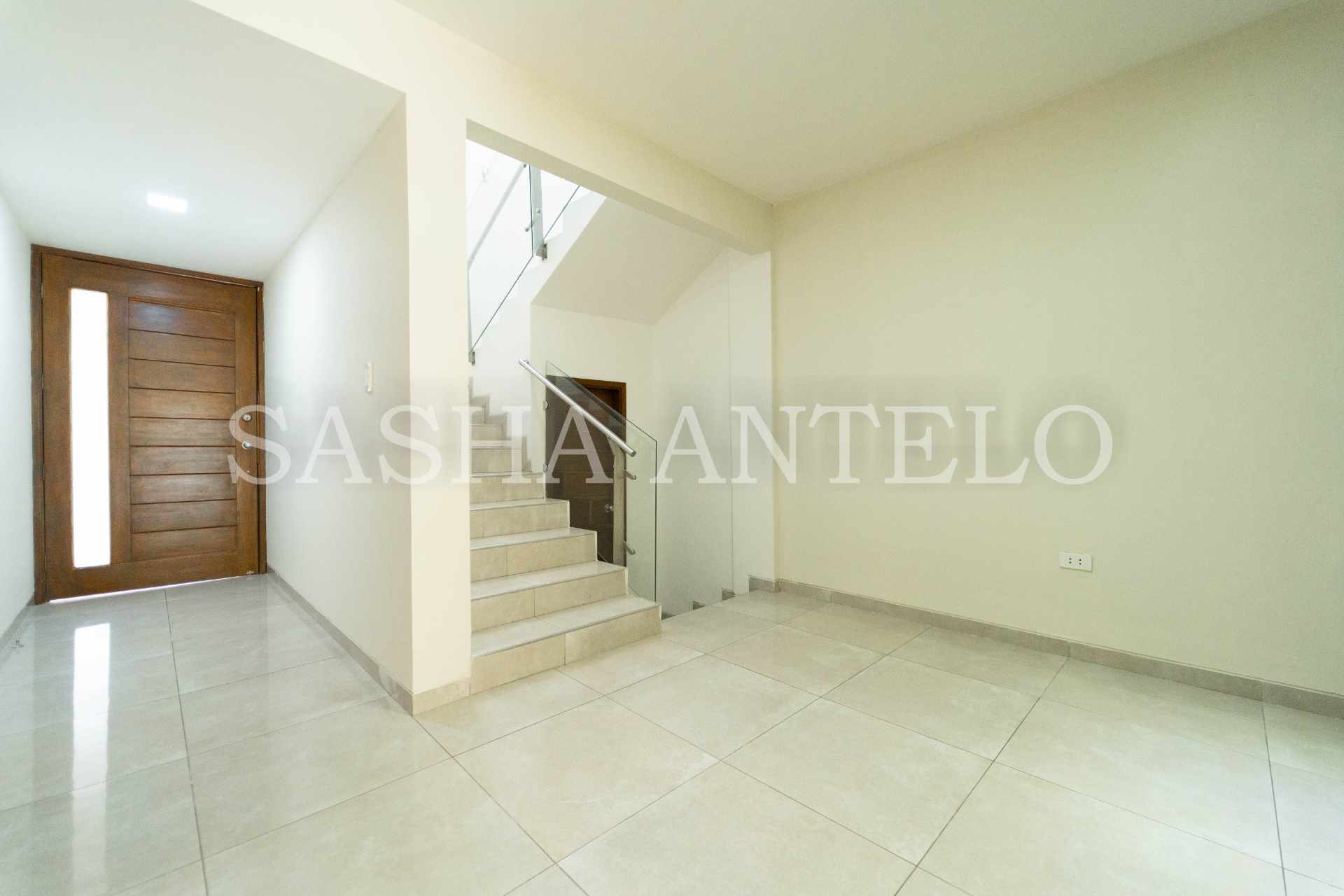 Casa en VentaCASA EN VENTA - 5° ANILLO ZONA NORTE BANZER 6 dormitorios 4 baños 3 parqueos Foto 20