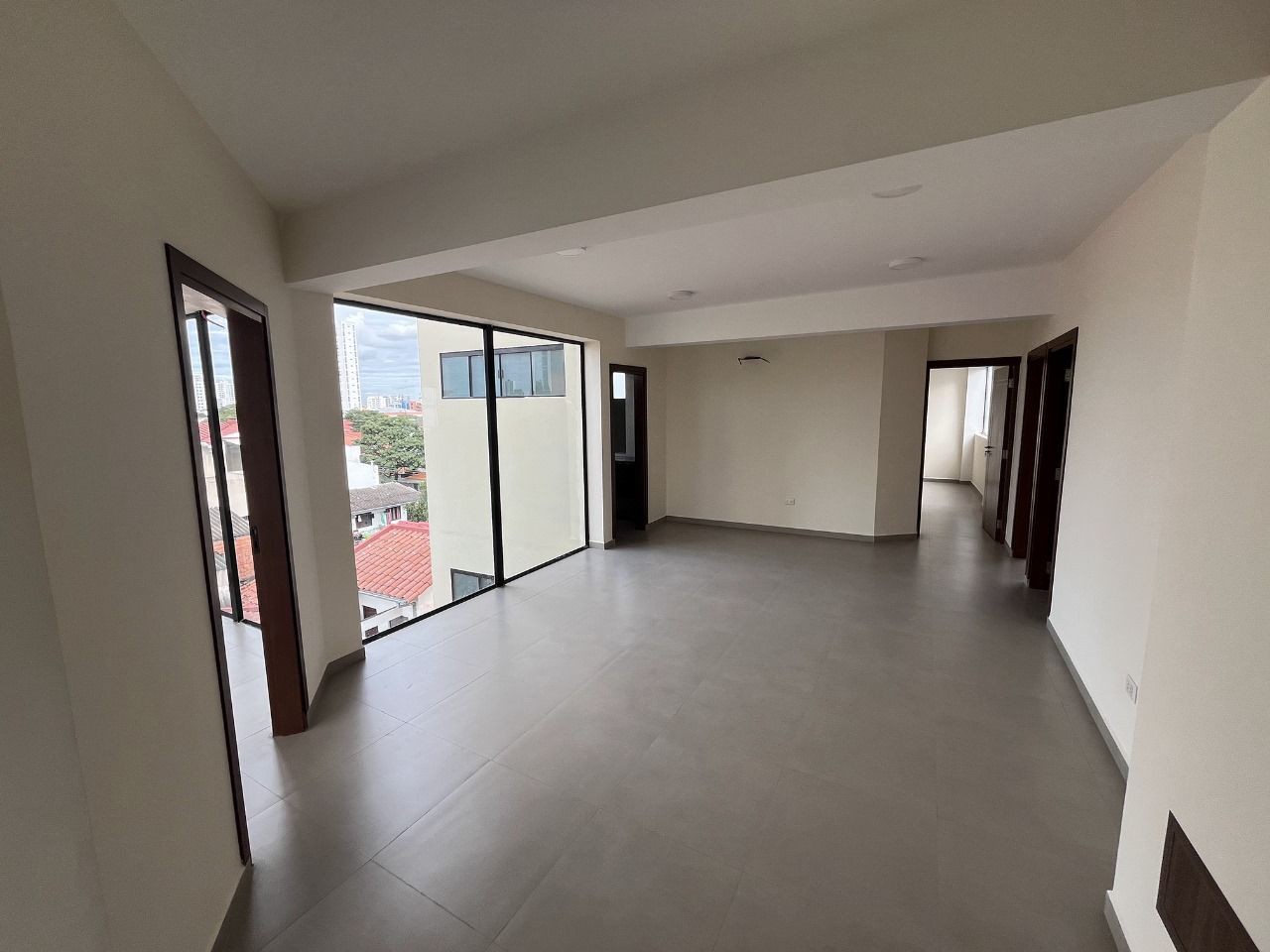 Edificio A 50 m. de la Av. Banzer (Tipo de cambio 7) Foto 16