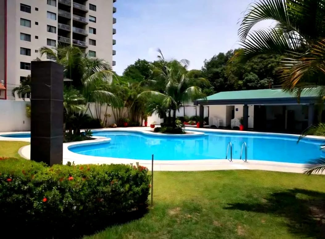 Departamento en VentaZona OESTE
Condominio Curupau 3
PRECIO IMPREDIBLE Foto 15