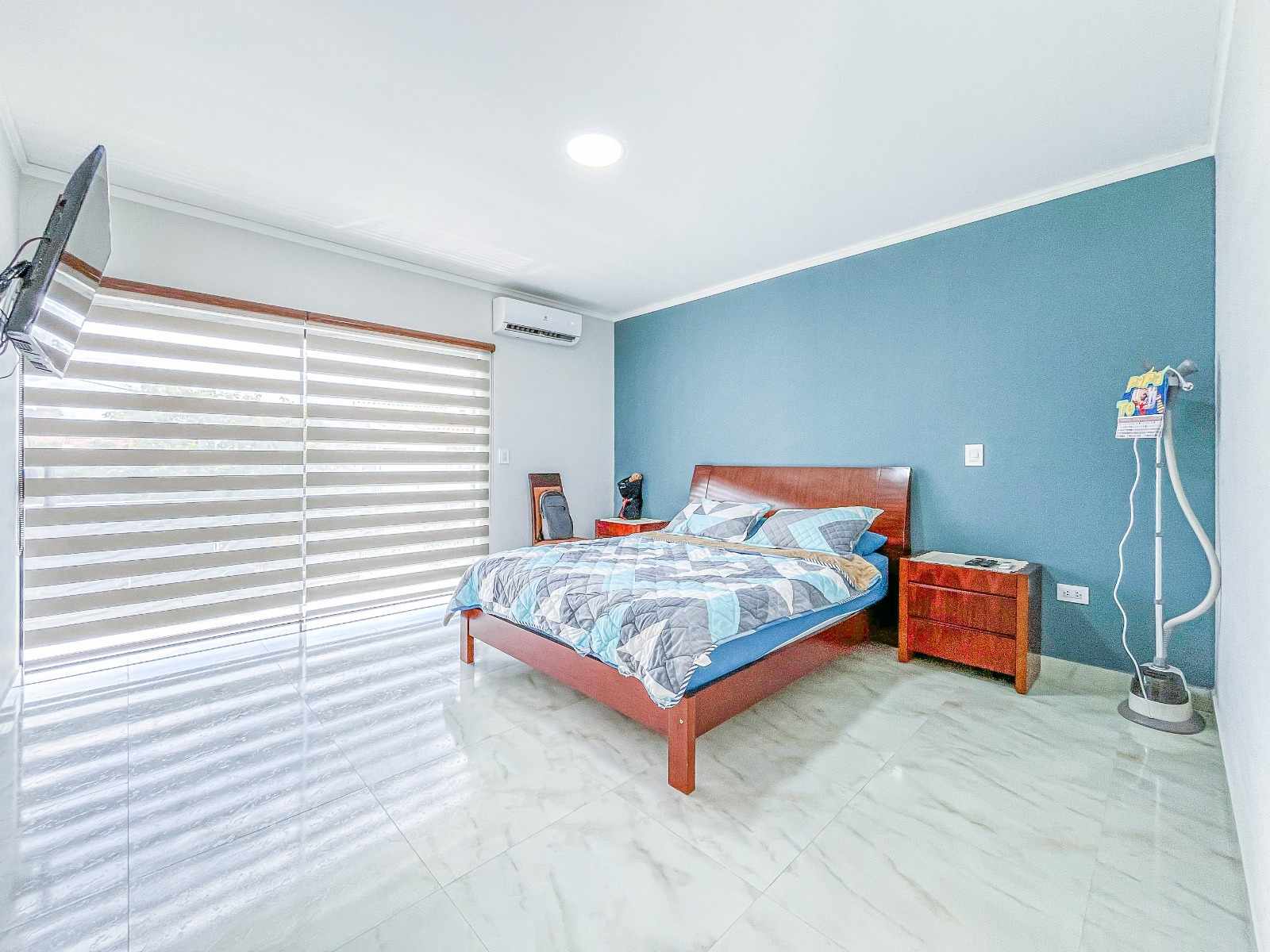 Casa en Entre 6to y 7mo anillo Norte en Santa Cruz de la Sierra 3 dormitorios 4 baños 2 parqueos Foto 13