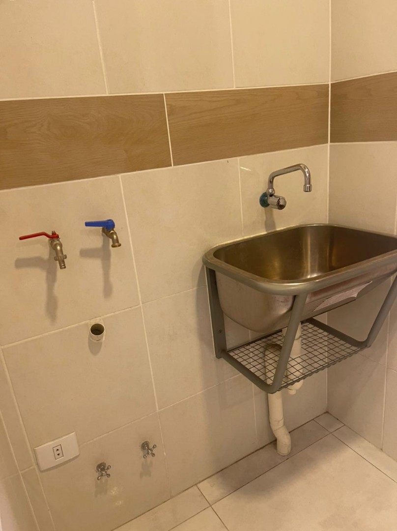 Departamento en AlquilerBS.2500.- DEPARTAMENTO  3DORM. + EXPENSAS PROX. CALLE ESTEBAN ARCE Y URUGUAY 3 dormitorios 2 baños  Foto 4