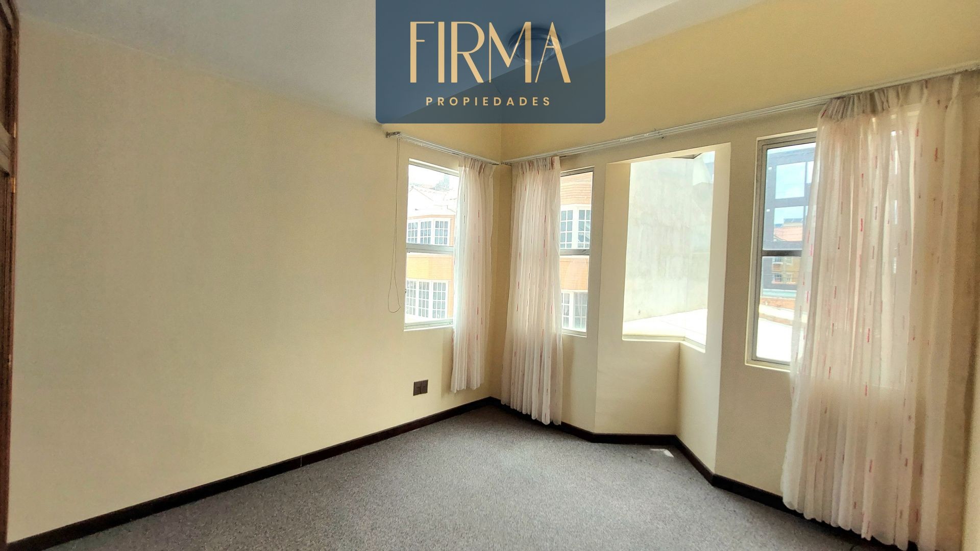 Departamento en Los Pinos en La Paz 3 dormitorios 2 baños 1 parqueos Foto 3