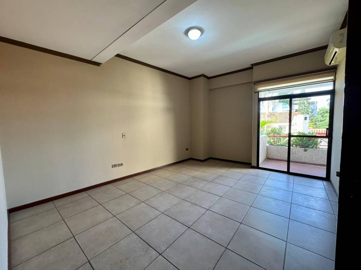 En Alquiler a $us 718 Foto 7