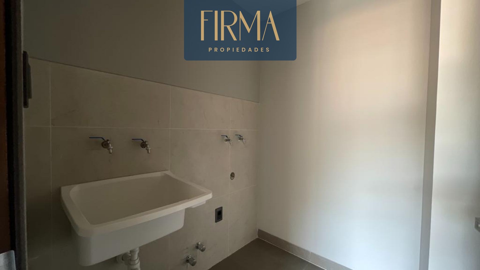 Departamento en VentaIRPAVI BAJO 3 dormitorios 3 baños 1 parqueos Foto 12