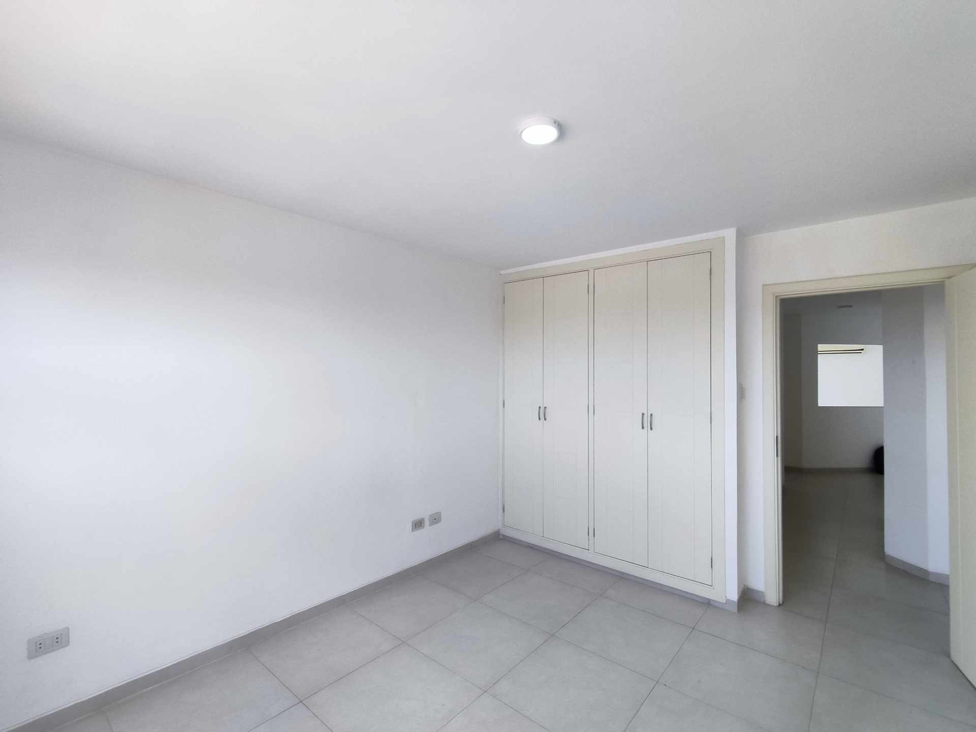 Departamento Torres Geranios, entre 1er y 2do anillo Foto 17