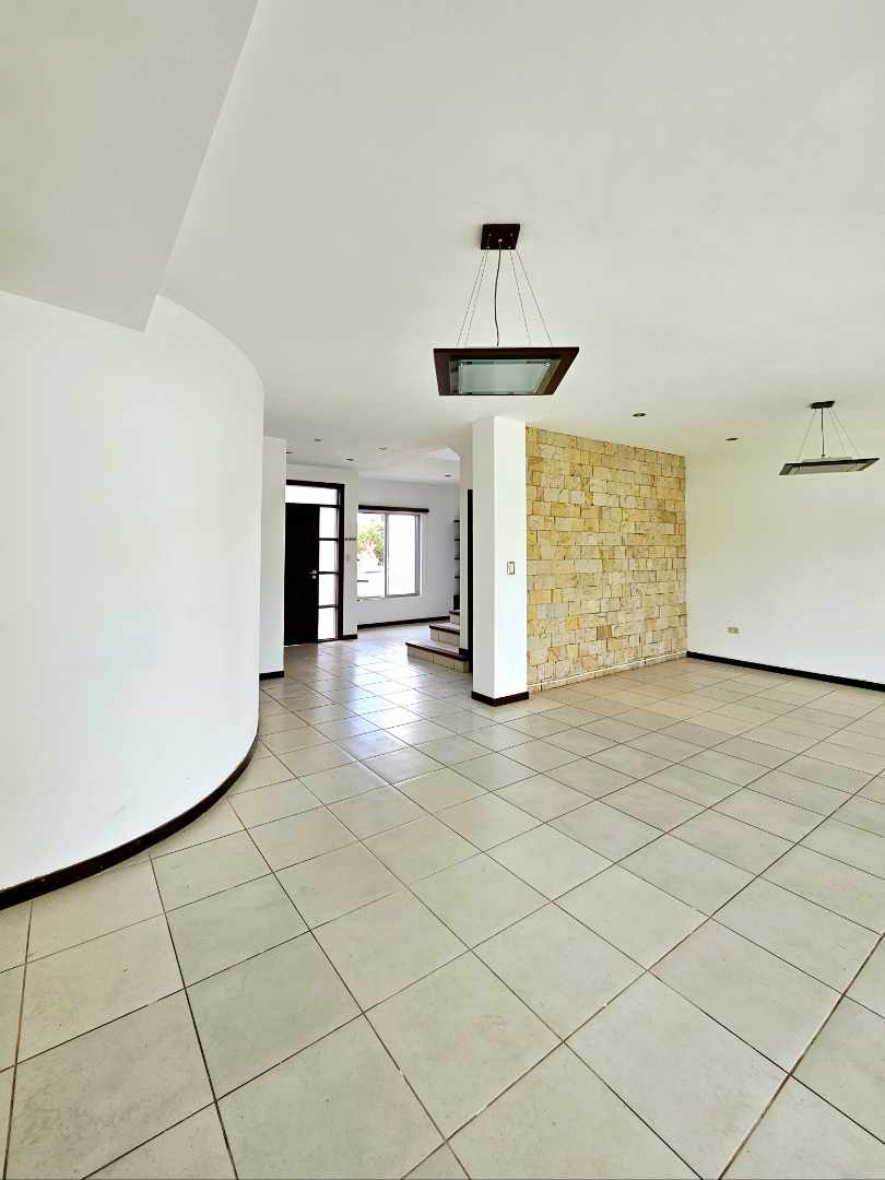 Casa en Entre 5to y 6to anillo Norte en Santa Cruz de la Sierra 3 dormitorios 3 baños 2 parqueos Foto 26