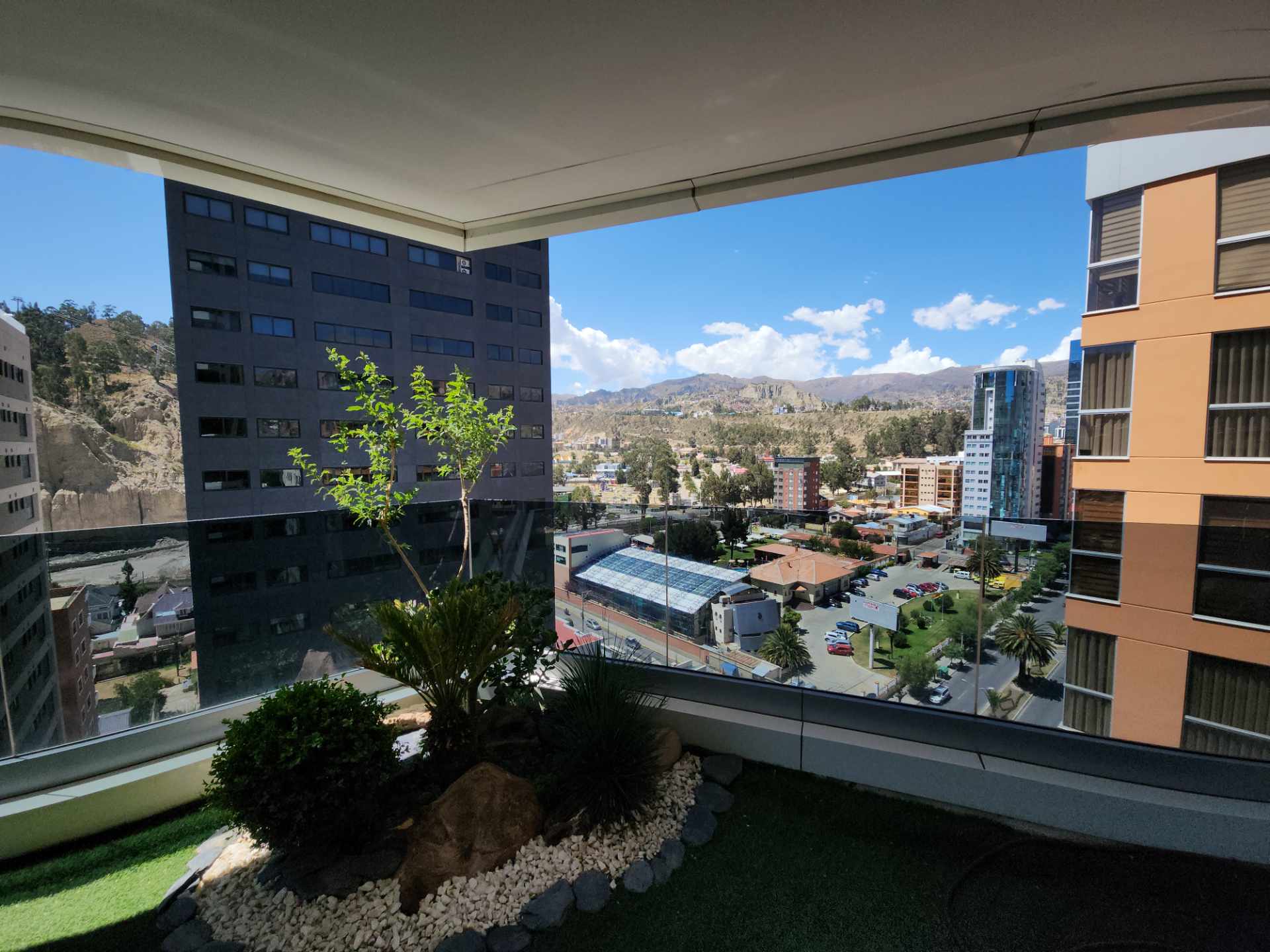 Departamento en Calacoto en La Paz 3 dormitorios 5 baños 1 parqueos Foto 16