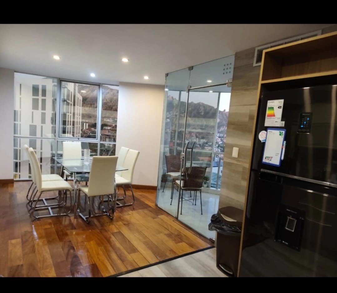 En Alquiler a Bs 14,000 Foto 4