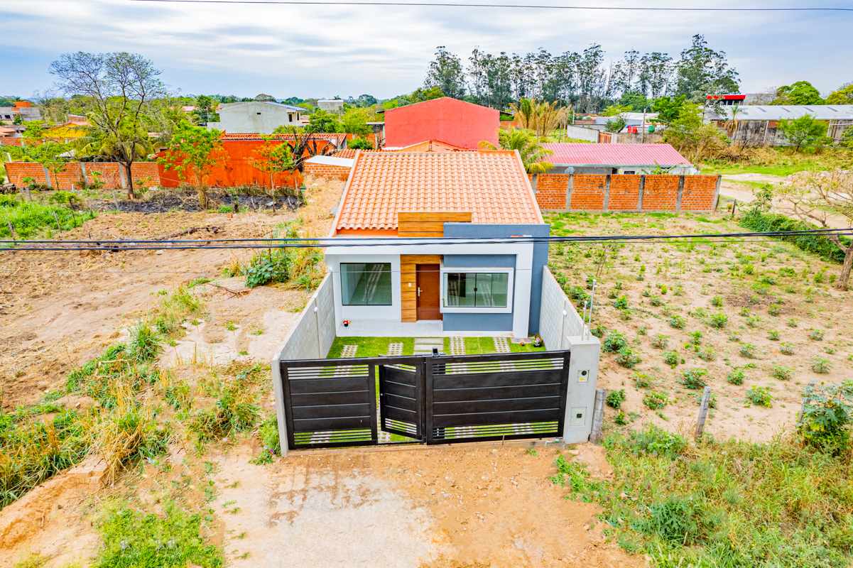 Casa en Doble vía La Guardia en Santa Cruz de la Sierra 3 dormitorios 2 baños 2 parqueos Foto 2