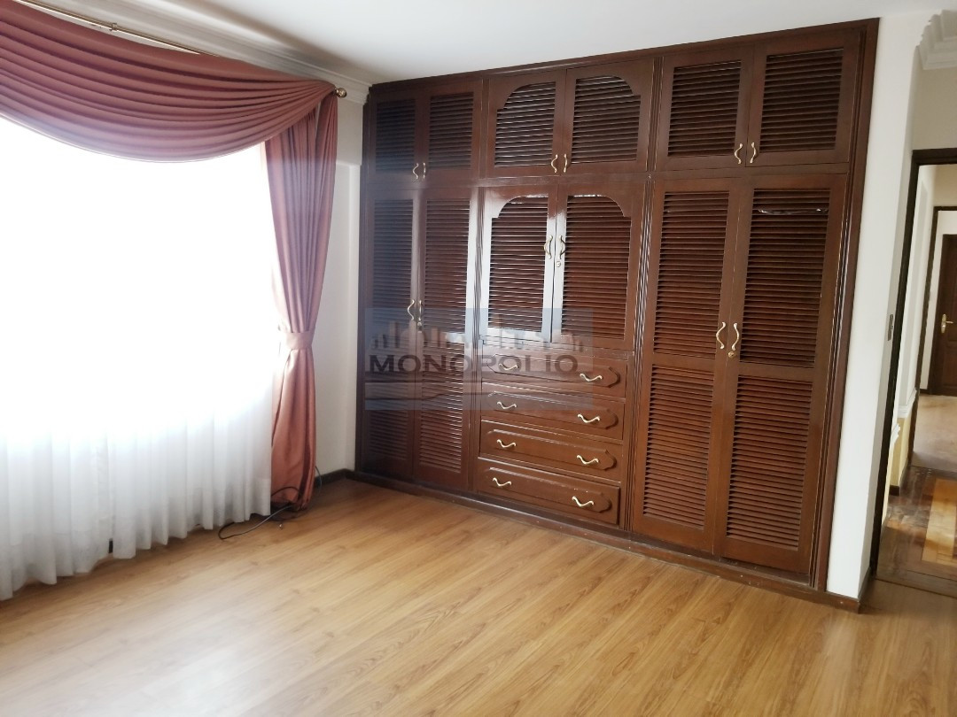 Departamento en VentaInmediaciones plazuela Colon 3 dormitorios 4 baños 1 parqueos Foto 1