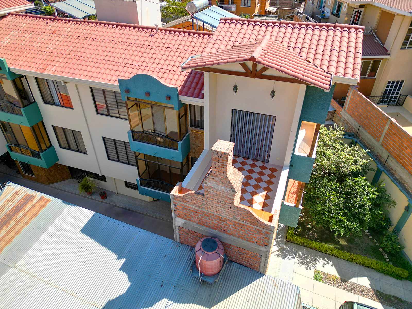 Casa en Sarco en Cochabamba 4 dormitorios 3 baños 1 parqueos Foto 2