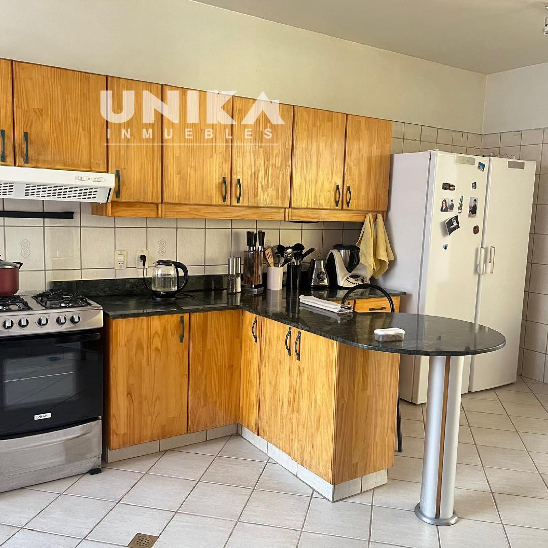 Casa en Alquiler☀️🏡 LINDA Y SOLEADA CASA EN ALQUILER EN ACHUMANI 4 dormitorios 5 baños 3 parqueos Foto 6
