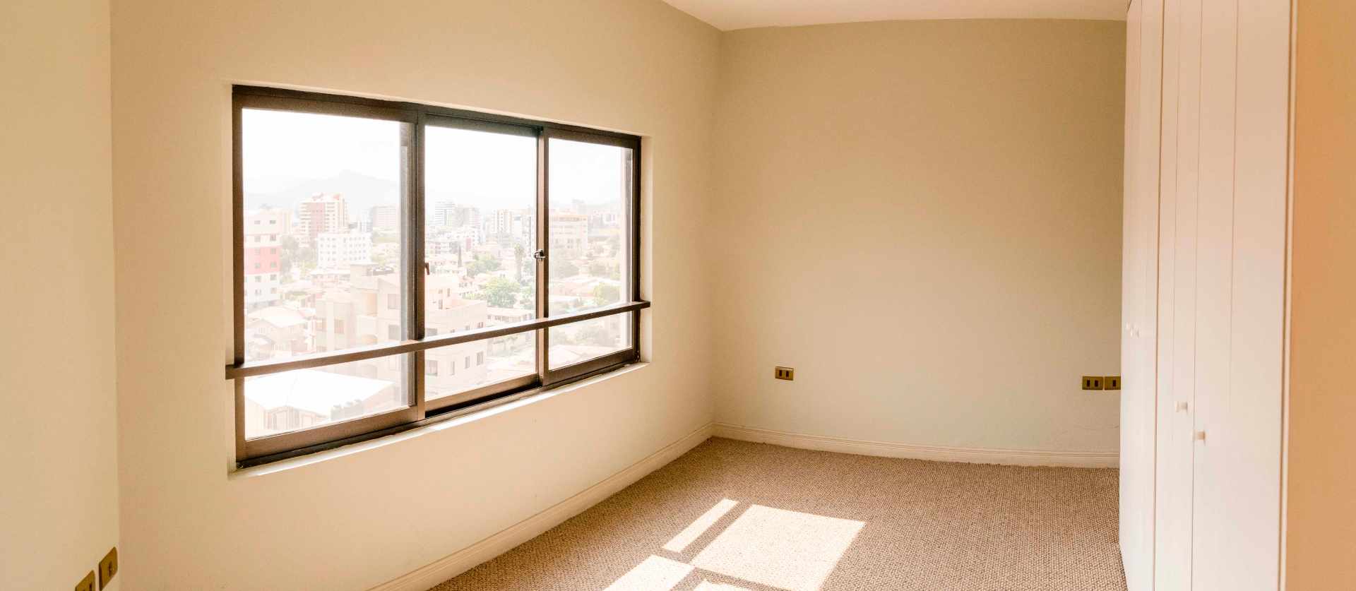 Departamento en Cala Cala en Cochabamba 4 dormitorios 5 baños 1 parqueos Foto 15