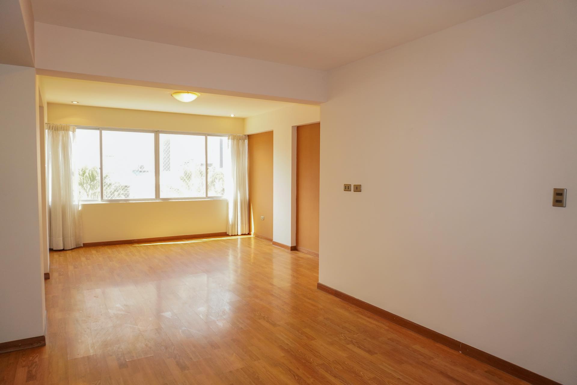 Departamento en VentaEDIFICIO TARIJA, CALLE TUPAC AMARU- ZONA CALA CALA 3 dormitorios 4 baños 1 parqueos Foto 26