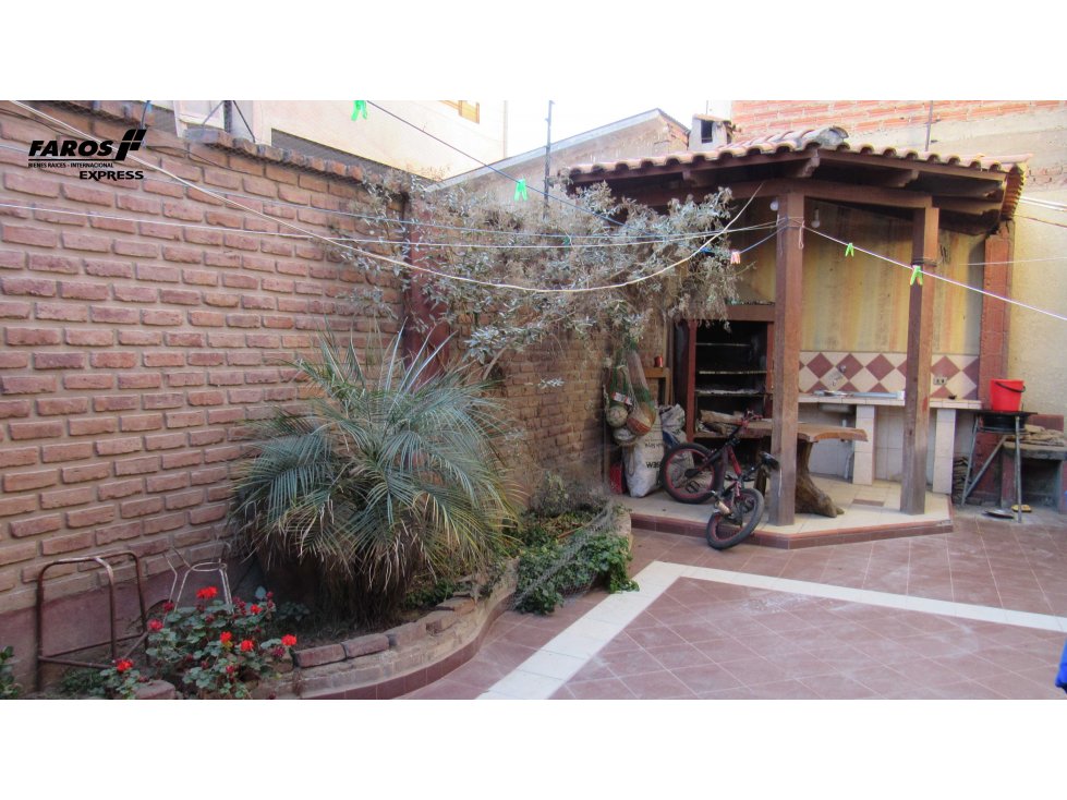 Casa en Jayhuayco en Cochabamba 4 dormitorios 3 baños 2 parqueos Foto 5