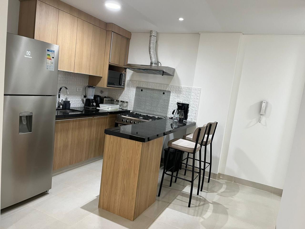 Departamento en AlquilerEN ZONA EXCLUSIVA Y RESIDENCIAL  1 dormitorios 2 baños 1 parqueos Foto 6