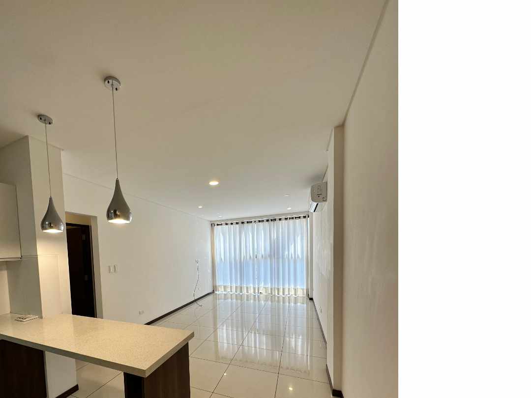 En Alquiler a $us 450 Foto 2