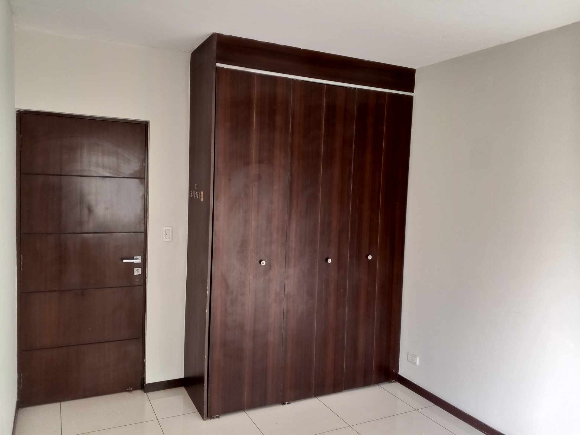 Departamento [CONDOMINIO CURUPAÚ PARAGUÁ| SOBRE AV. PARAGUÁ, A 3 CUADRAS DEL 2DO. ANILLO] DEPARTAMENTO EN VENTA DE 3 DORMITORIOS CON PARQUEO TECHADO Foto 16