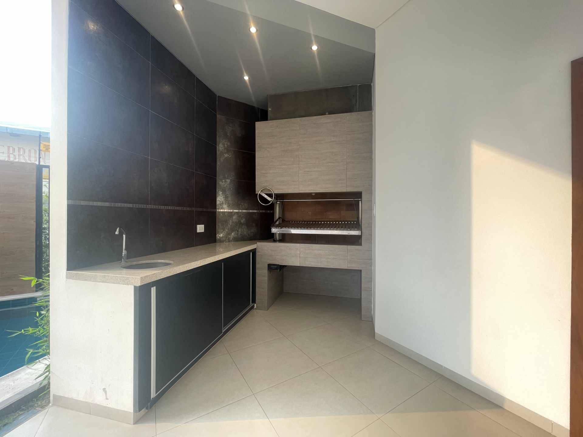 Departamento en Entre 2do y 3er anillo Este en Santa Cruz de la Sierra 3 dormitorios 3 baños 2 parqueos Foto 18