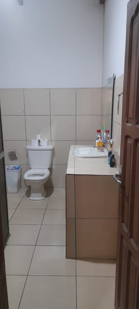 Casa en VentaZona guaracachi, Barrio 21 de Enero 2 dormitorios 1 baños 2 parqueos Foto 5