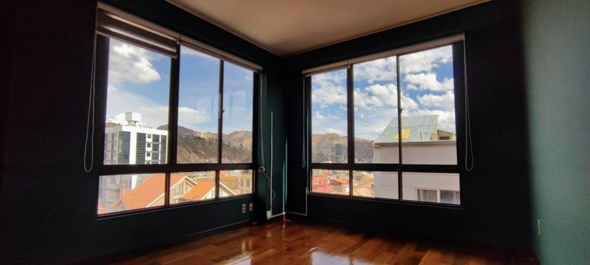 Departamento en Irpavi en La Paz 3 dormitorios 4 baños 1 parqueos Foto 7