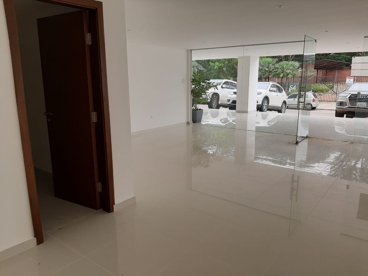 Local comercial en Venta4to anillo frente al Ventura Mall Foto 6