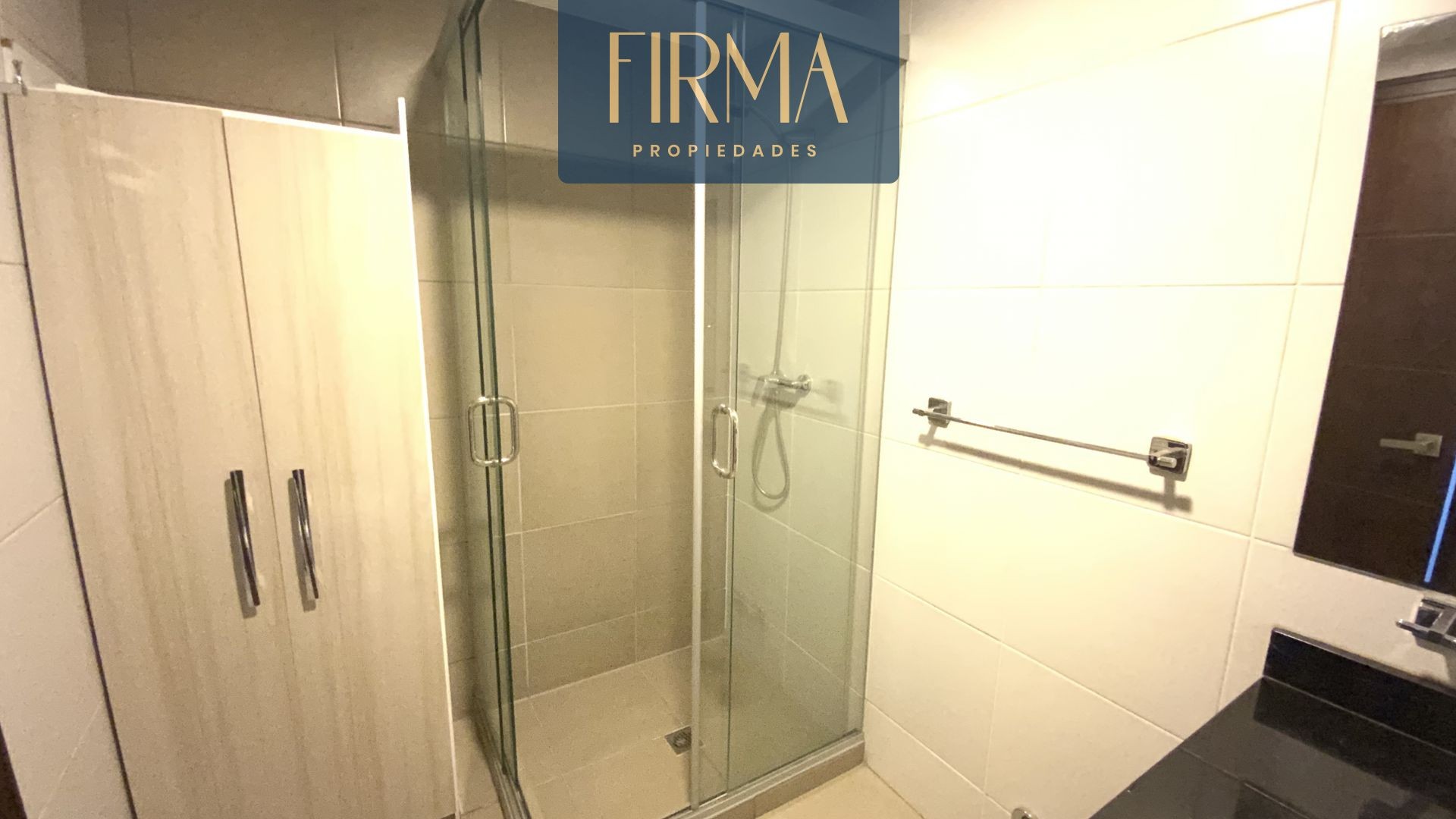 Departamento en Calacoto en La Paz 2 dormitorios 3 baños 1 parqueos Foto 4