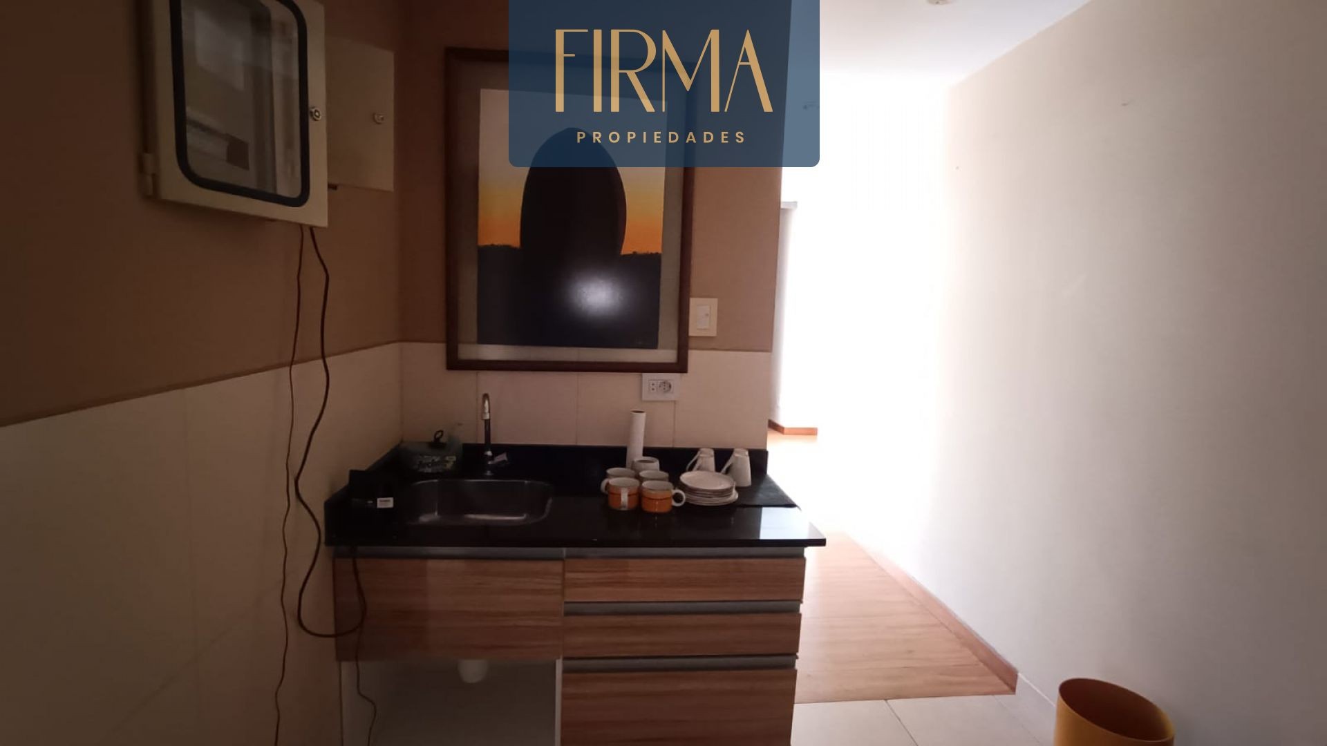 Oficina en Calacoto en La Paz 4 dormitorios 2 baños 1 parqueos Foto 2