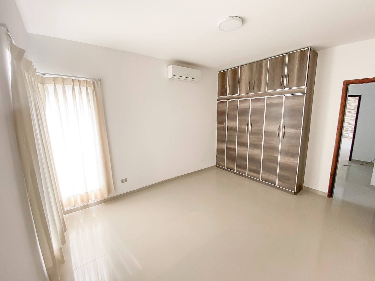 Casa en Venta<b>CASA EN VENTA EN EL URUBÓ - CONDOMINIO SANTA CRUZ DE LA COLINA</b> 4 dormitorios 4 baños 2 parqueos Foto 10