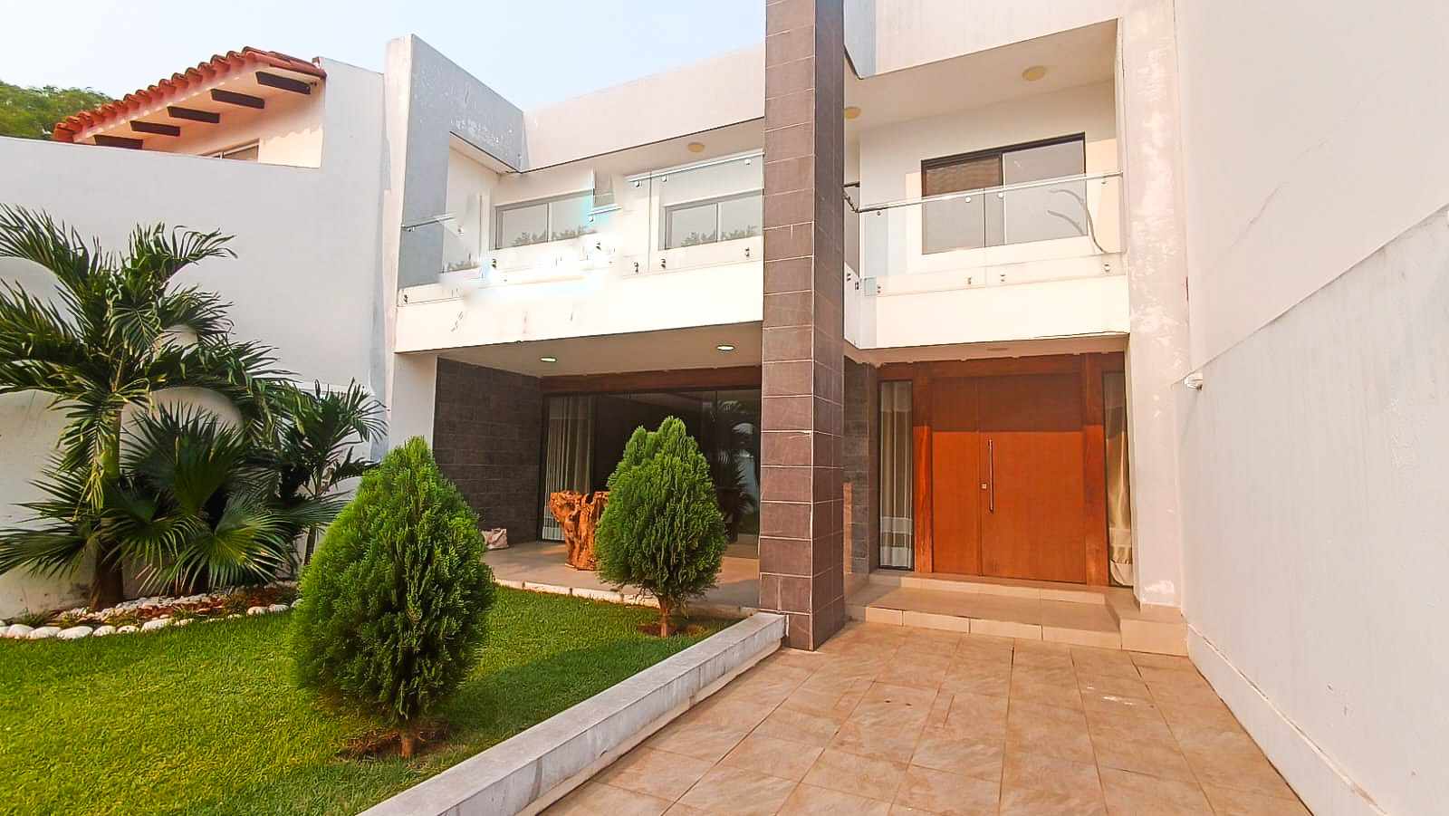 Casa en Venta<b>ZONA NORTE - CASA EN VENTA DE 3 DORMITORIOS, CONDOMINIO LOS MANGALES</b> 3 dormitorios 3 baños 2 parqueos Foto 2