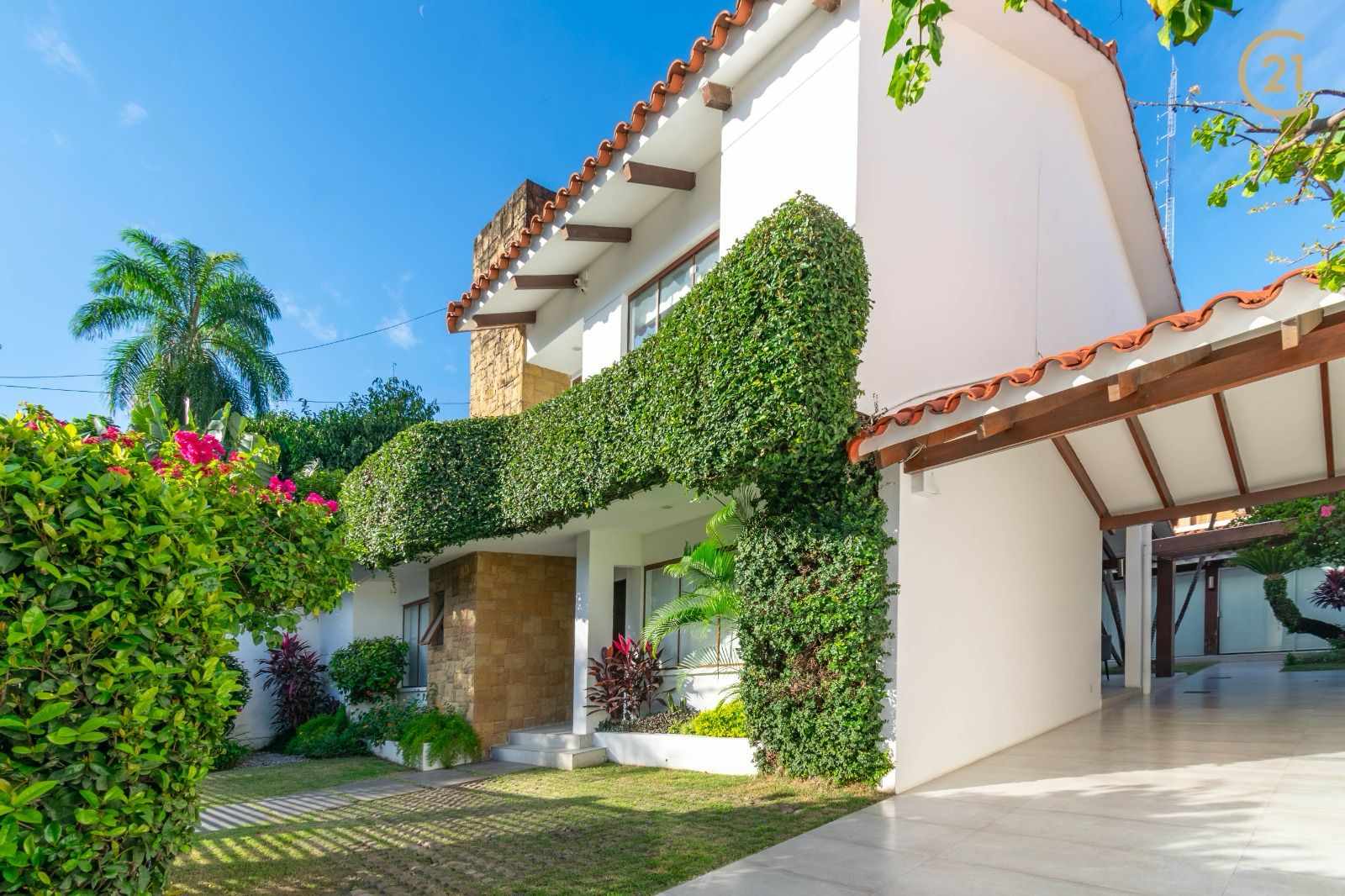 Casa en VentaCASA EN VENTA AV. LA BARRANCA 2do Y 3er ANILLO   Foto 3