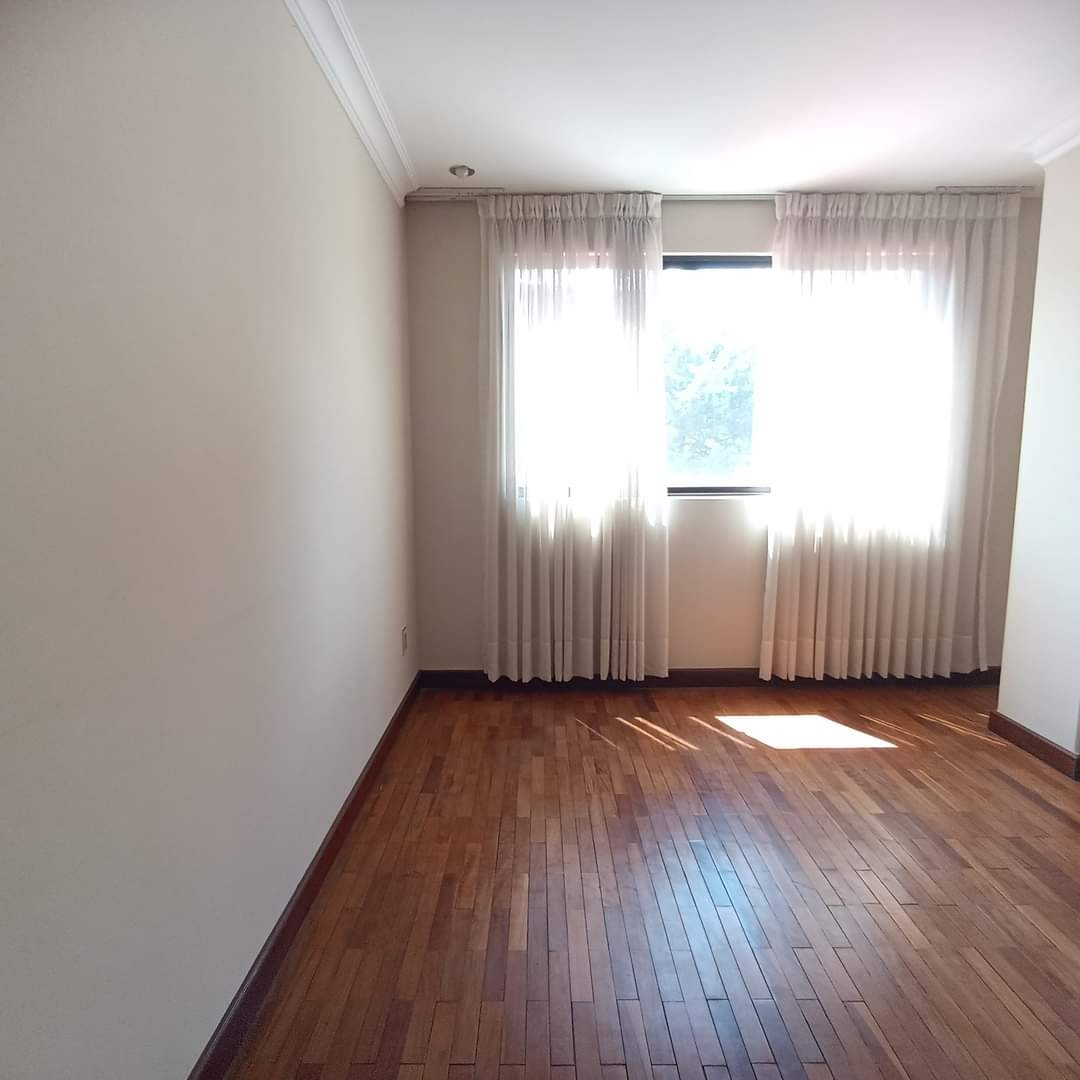 Departamento en Obrajes en La Paz 3 dormitorios 4 baños 1 parqueos Foto 20