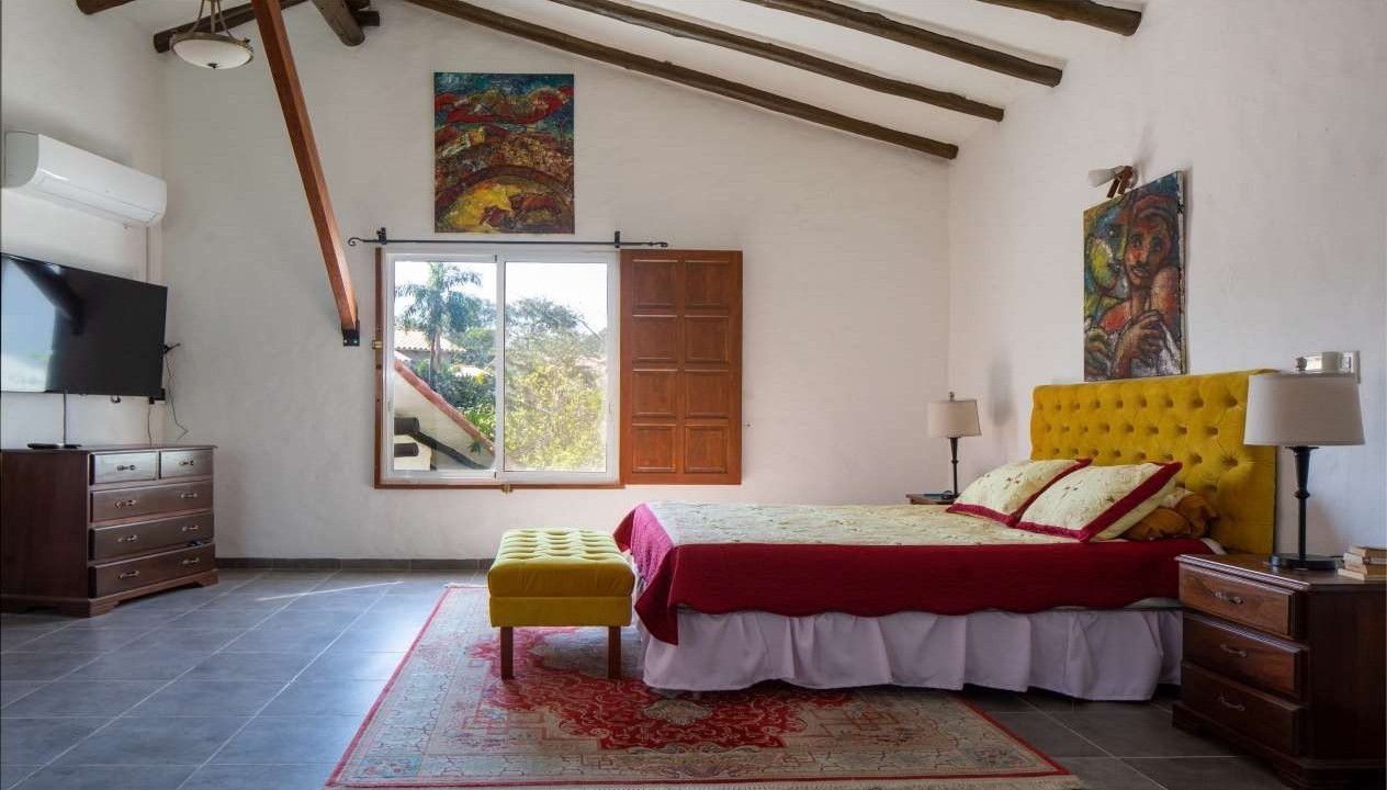 Casa en Entre 5to y 6to anillo Oeste en Santa Cruz de la Sierra 3 dormitorios 4 baños 2 parqueos Foto 10