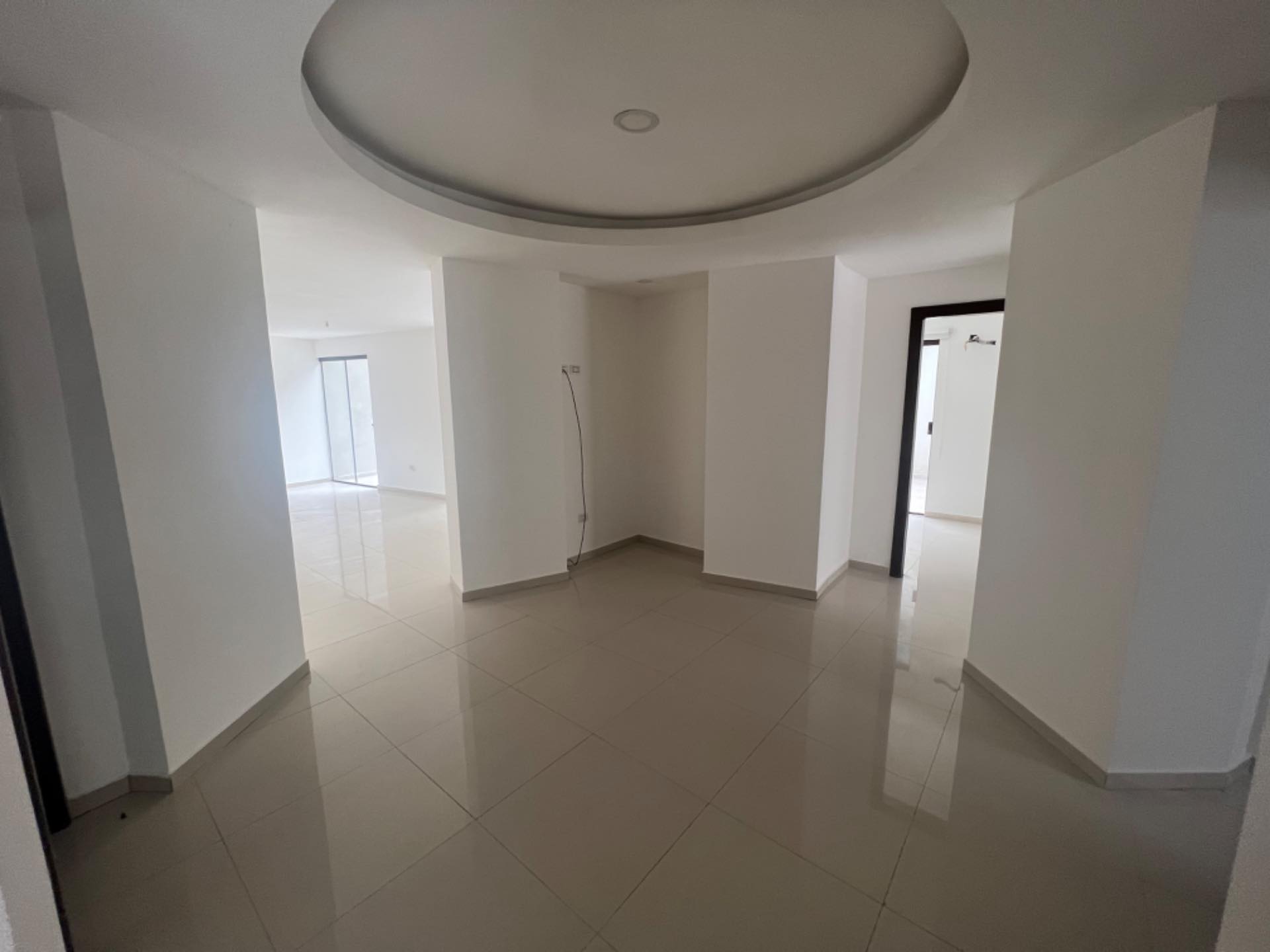 Departamento en Centro en Santa Cruz de la Sierra 3 dormitorios 3 baños 2 parqueos Foto 4