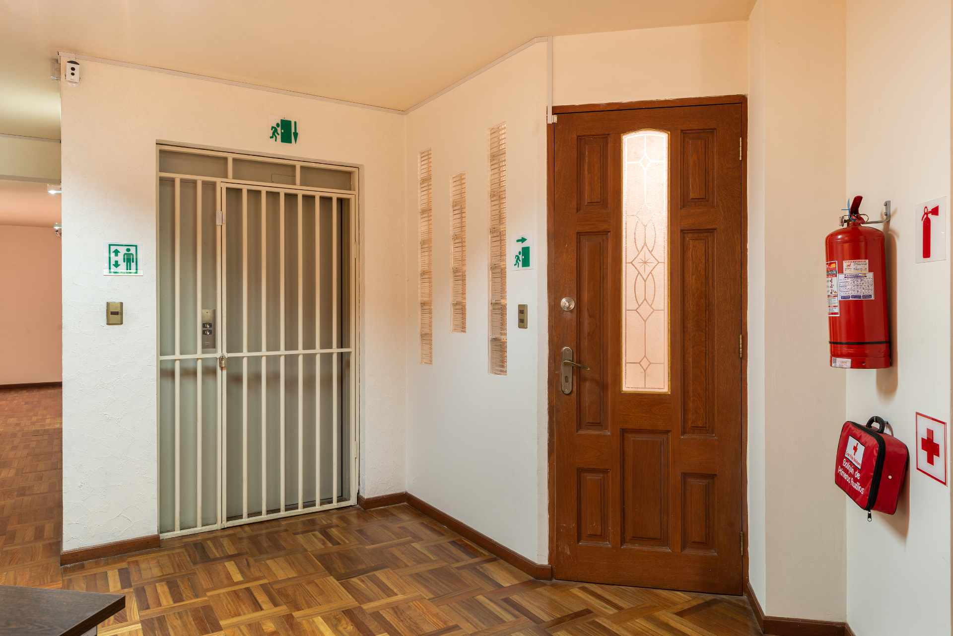 Oficina en VentaAv. Villarroel 1851 Foto 6