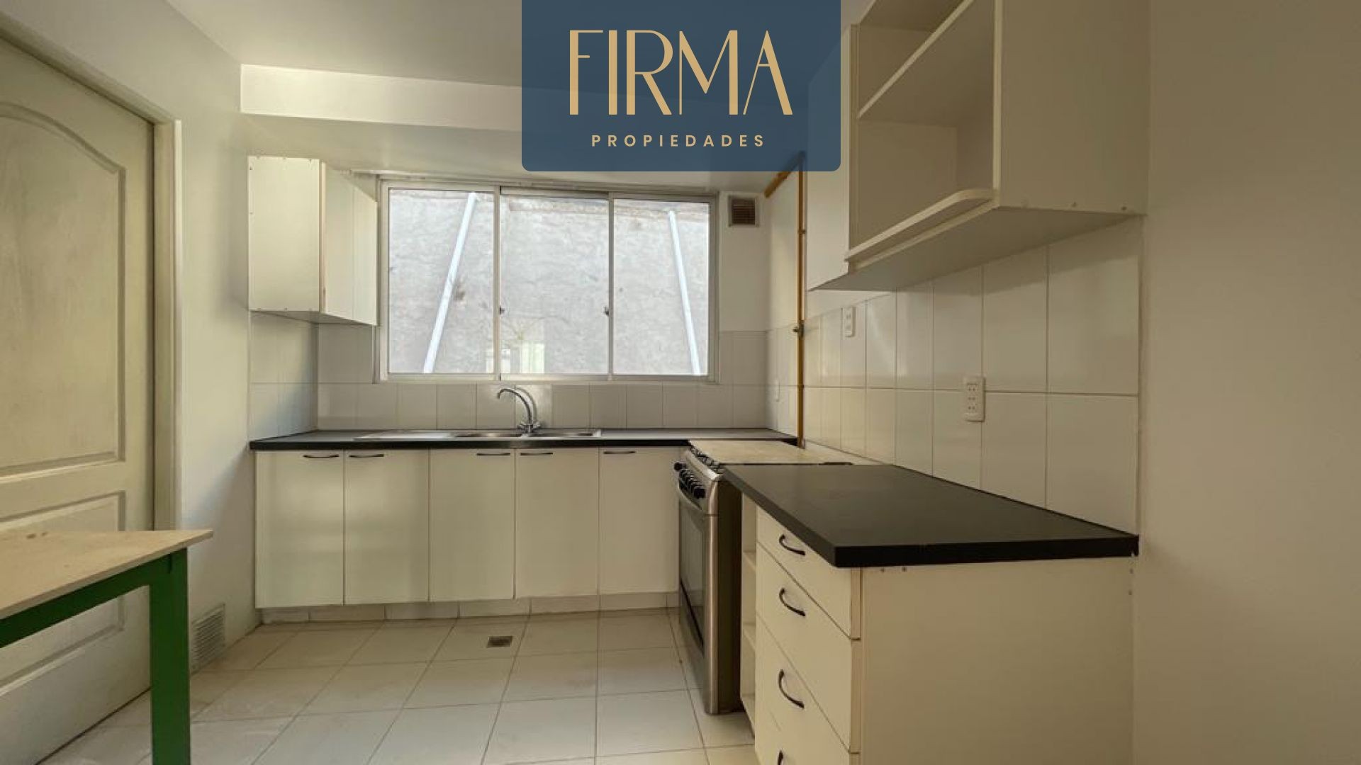 Departamento en VentaDEPARTAMENTO EN VENTA EN IRPAVI 3 dormitorios 4 baños 2 parqueos Foto 4