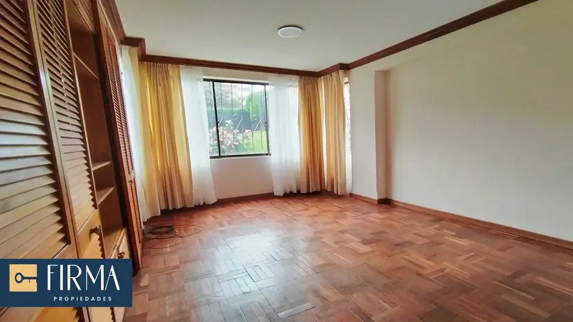 Departamento en AlquilerAvenida Jose Aguirre, zona Los Pinos ( Frente a Impuestos Nacionales ) Foto 1
