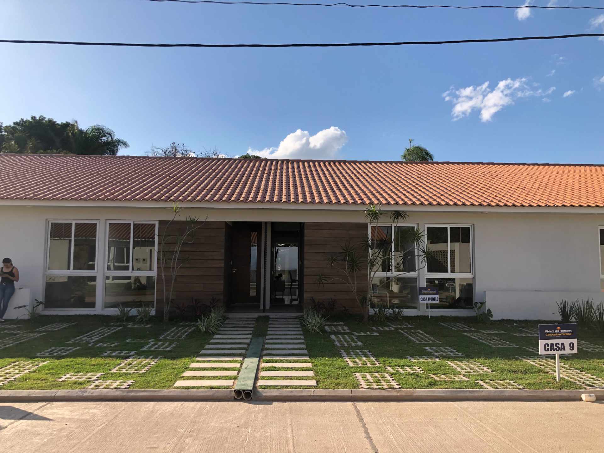 Casa en Entre 8vo y 9no anillo Norte en Santa Cruz de la Sierra 3 dormitorios 3 baños 2 parqueos Foto 1