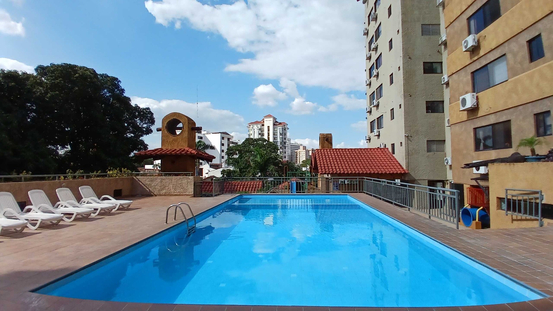 Departamento en Entre 1er y 2do anillo Norte en Santa Cruz de la Sierra 1 dormitorios 1 baños 1 parqueos Foto 11