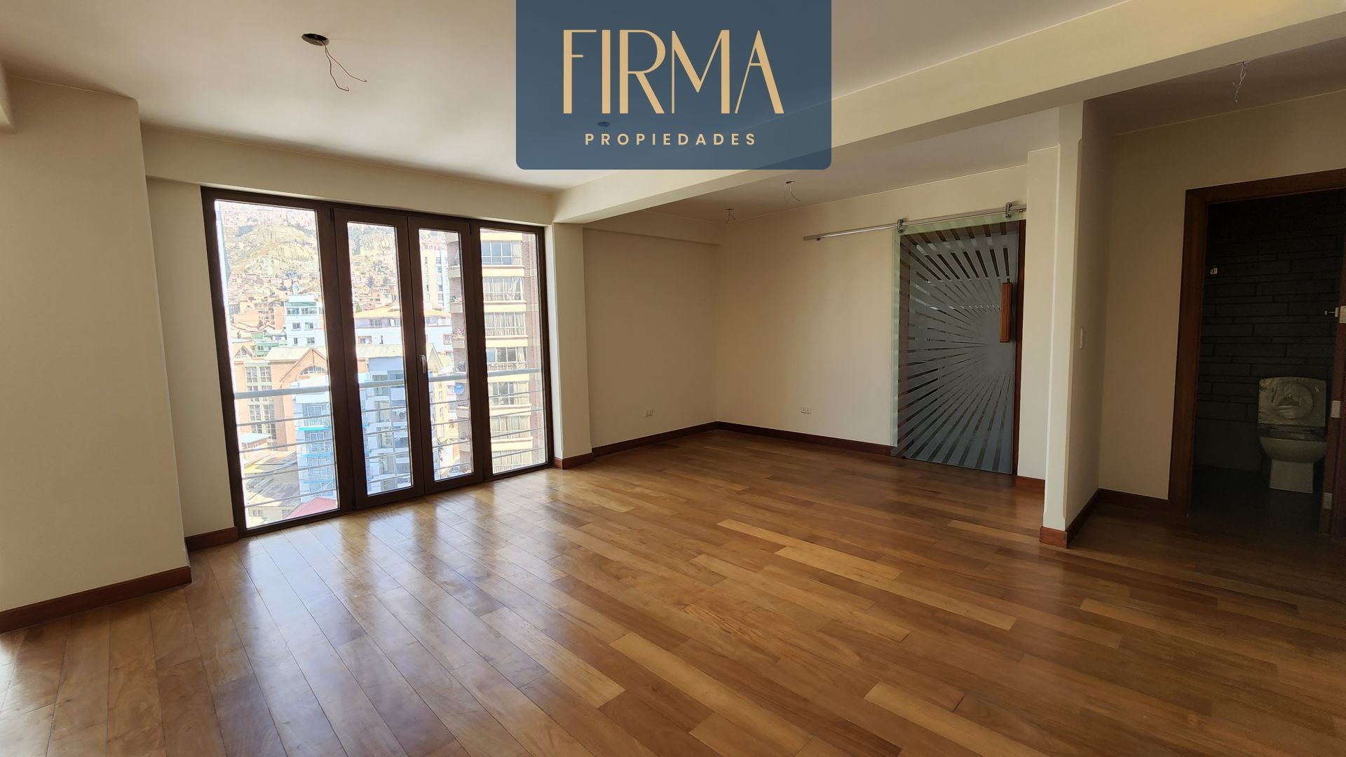 Departamento en VentaPENTHOUSE EN VENTA A ESTRENAR, SOPOCACHI  Foto 2