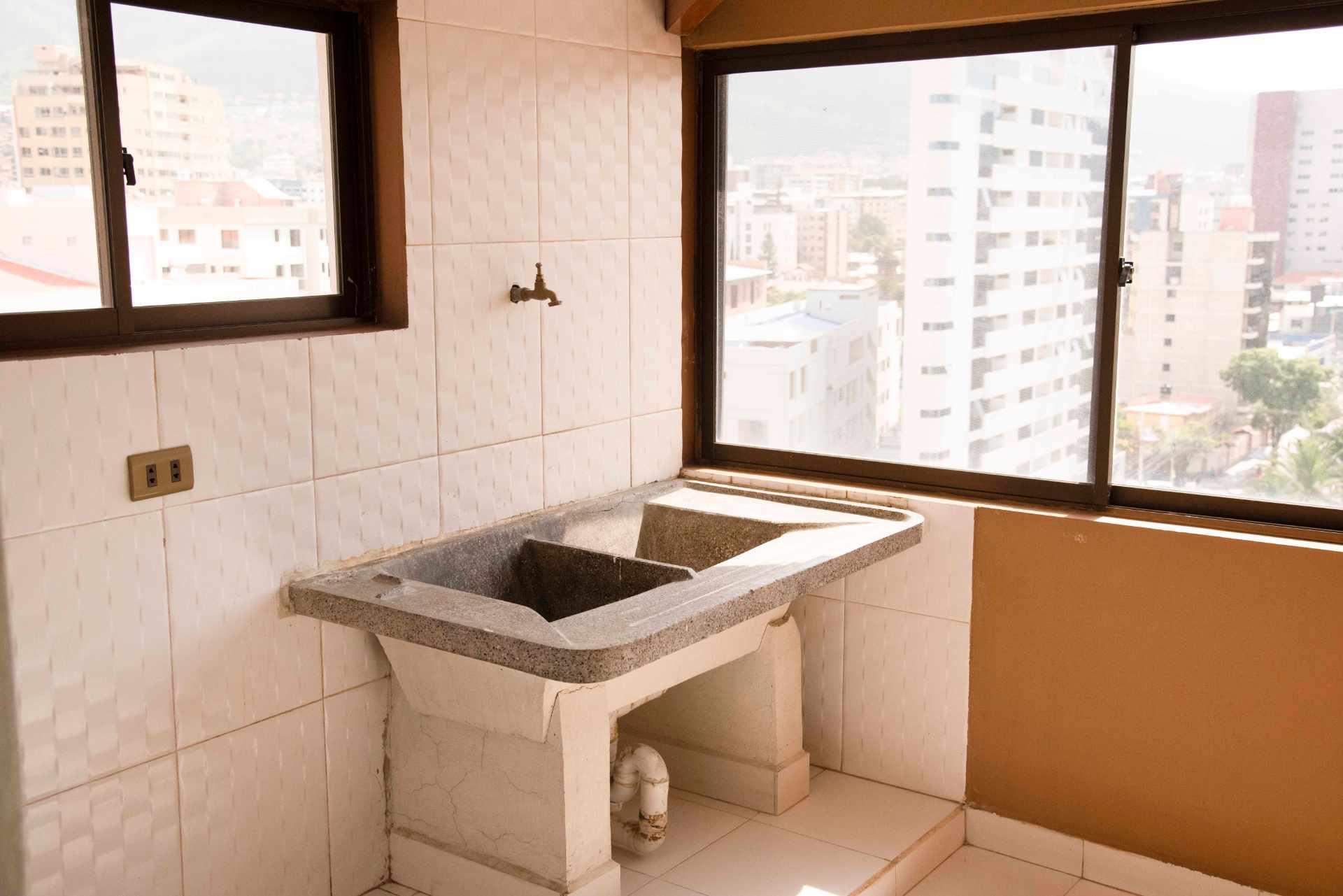 Departamento en Cala Cala en Cochabamba 4 dormitorios 5 baños 1 parqueos Foto 22